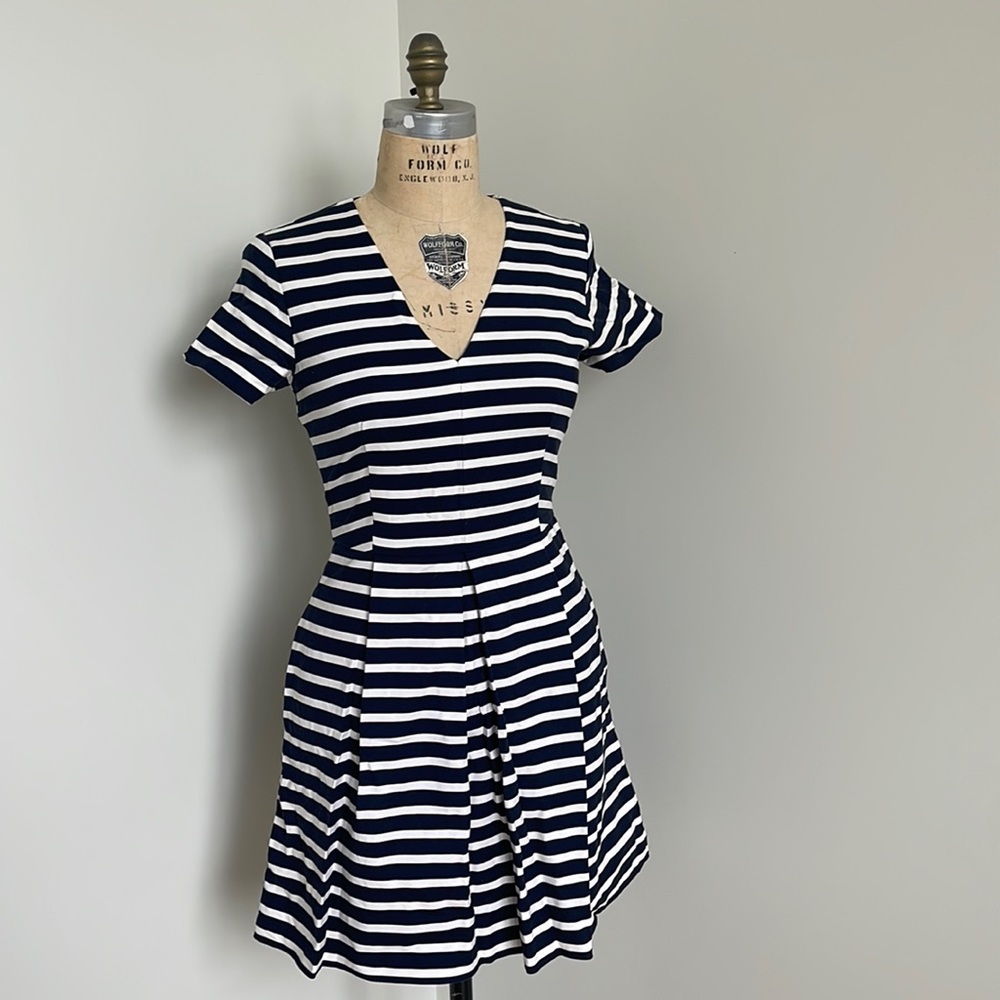 GAP - Navy blue/white striped dress